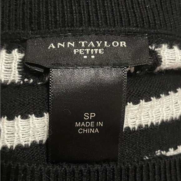 Ann Taylor Petite Sweater -EF - Picture 2 of 6